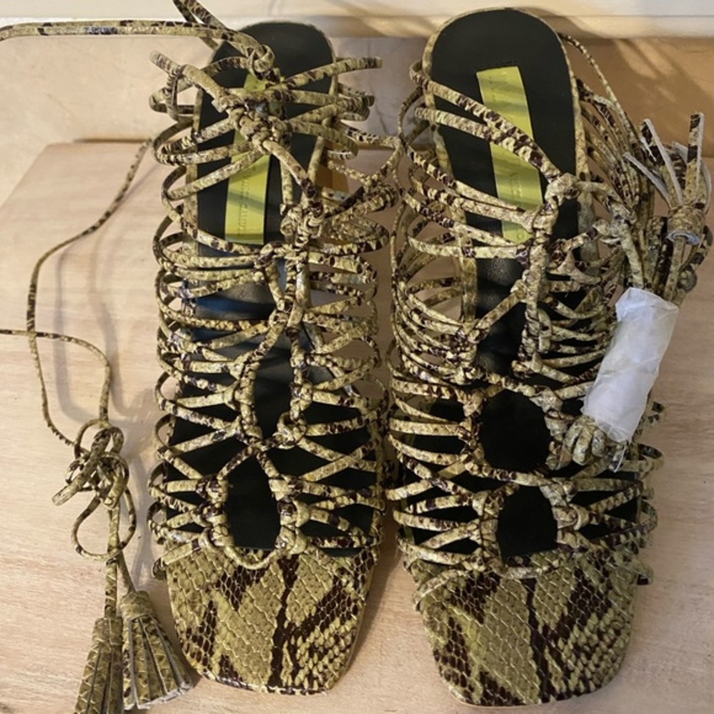 Vince Camuto Imagine Sandals size 6